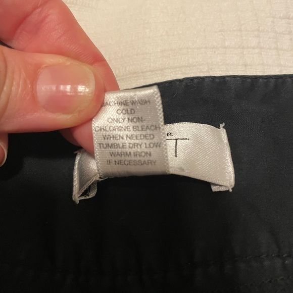 LOFT lightweight chino Shorts - Picture 3 of 5